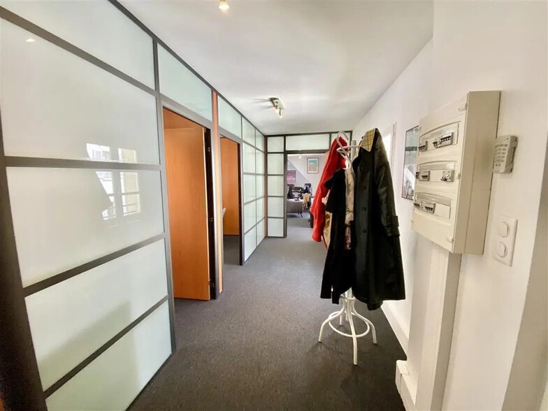 Office in Sèvres to rent - Building Photo - Image 3 of 8