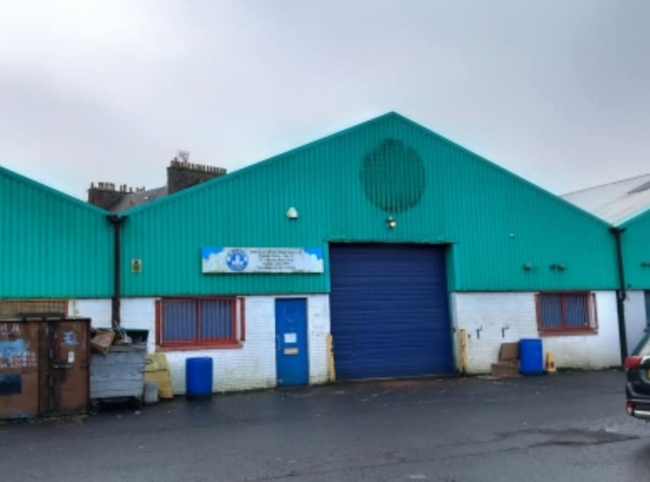 207 Strathmartine Rd, Dundee to rent Building Photo- Image 1 of 2