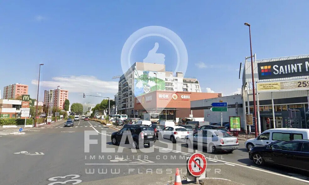Retail in Bondy for sale - Building Photo - Image 1 of 1