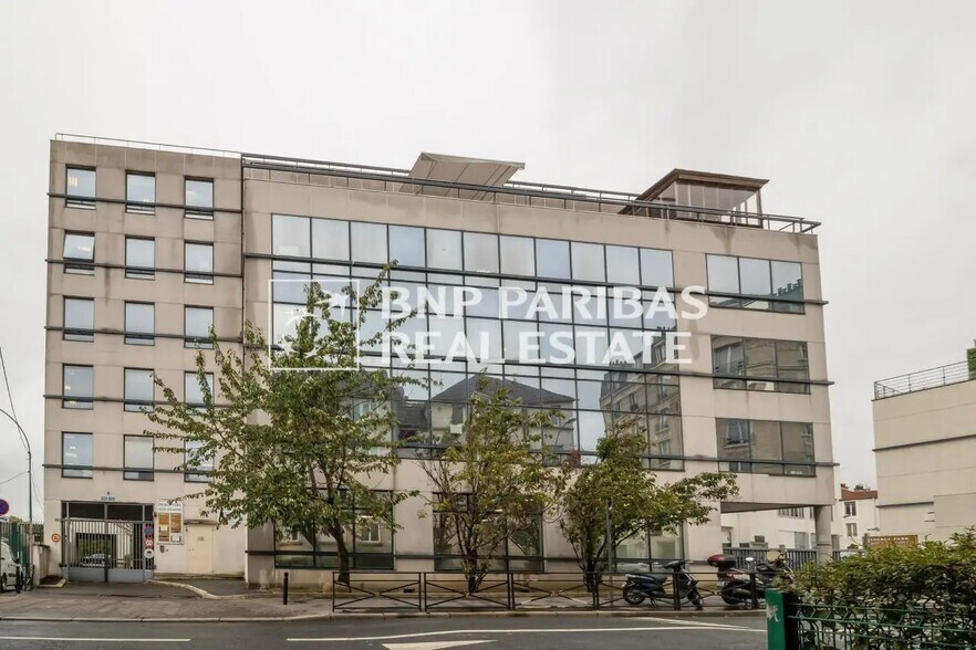 Office in Saint-Ouen-sur-Seine to rent - Building Photo - Image 1 of 10