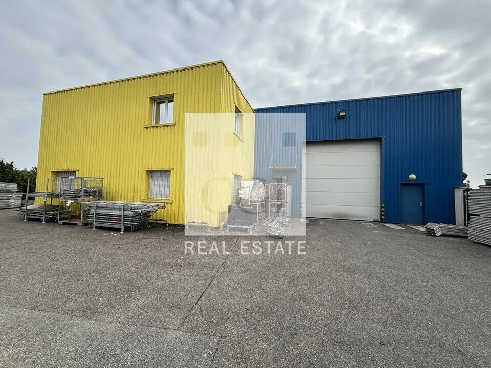 Light Industrial in Charvieu-Chavagneux for sale Primary Photo- Image 1 of 13