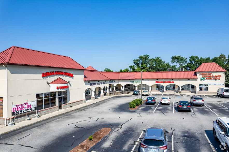 1764 Mendon Rd, Cumberland, RI for rent - Primary Photo - Image 1 of 8