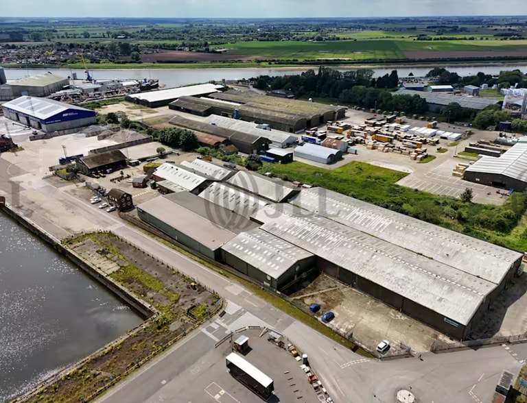 Cross Bank Rd, Kings Lynn to rent - Building Photo - Image 2 of 5