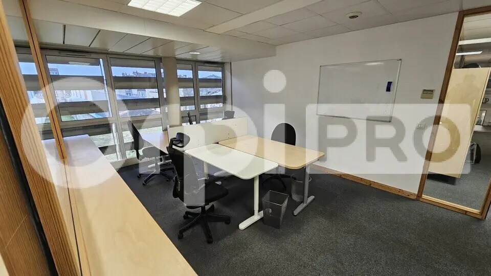 Office in Bordeaux to rent - Interior Photo - Image 3 of 4