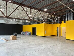 880-910 Broadway, Saugus, MA 01906, USA Broadway, Saugus, MA to rent Interior Photo- Image 2 of 3