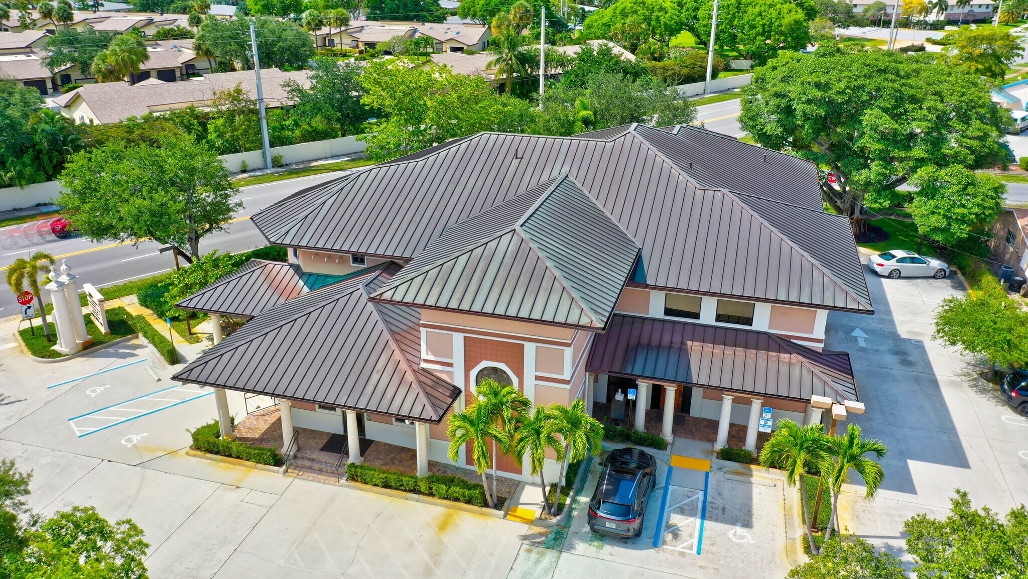 2314 Seacrest Blvd, Boynton Beach, FL to rent Primary Photo- Image 1 of 34