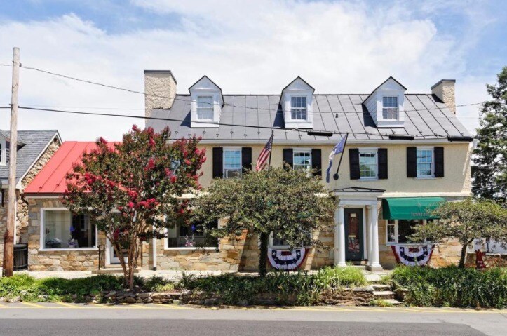 17 S Madison St, Middleburg, VA for sale - Building Photo - Image 1 of 25