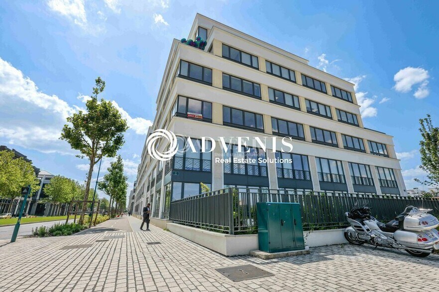 26 Avenue Hergé, Chessy to rent - Building Photo - Image 2 of 12