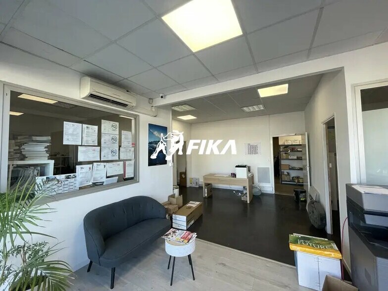 Light Industrial in Toulouse to rent - Interior Photo - Image 2 of 12