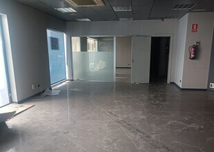 Retail in Tortosa, Tarragona to rent Interior Photo- Image 2 of 4