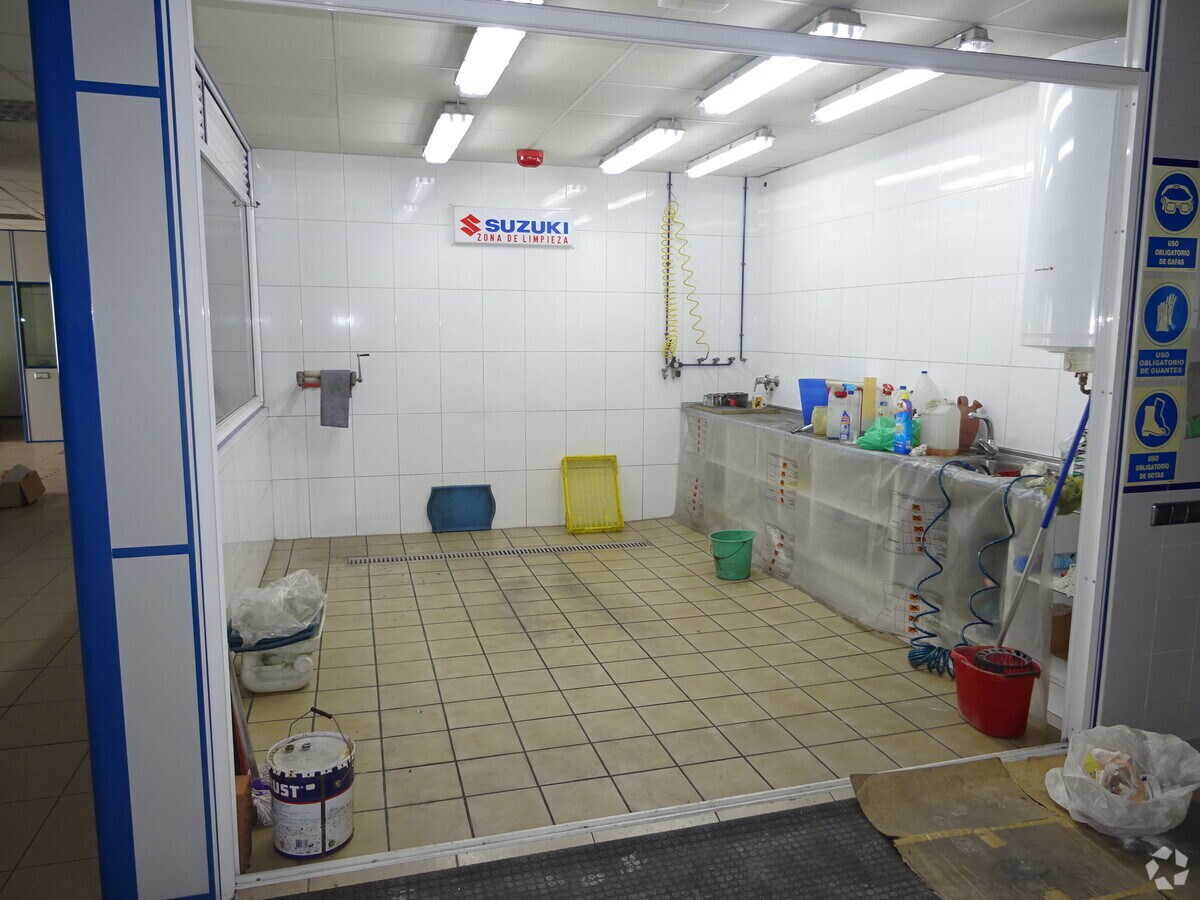 Madrid, MAD 28027 - Unit Puerta 05, Esc. 7 -  - Interior Photo - Image 2 of 10
