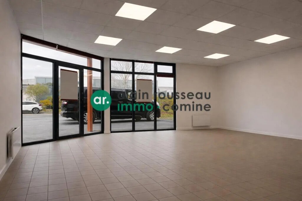 Location Local d'activités 380 m² - Photo 1