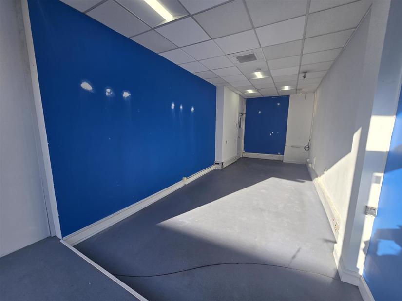 163 Windmill St, Gravesend to rent Interior Photo- Image 1 of 7