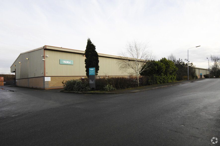 1 Daniels Way, Hucknall for rent - Building Photo - Image 2 of 3