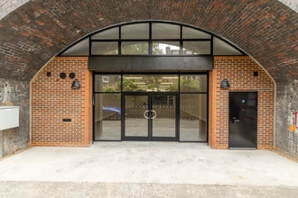 Queenstown Rd, London to rent Building Photo- Image 2 of 5