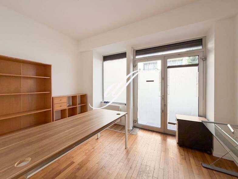 Retail in Paris to rent - Interior Photo - Image 3 of 17