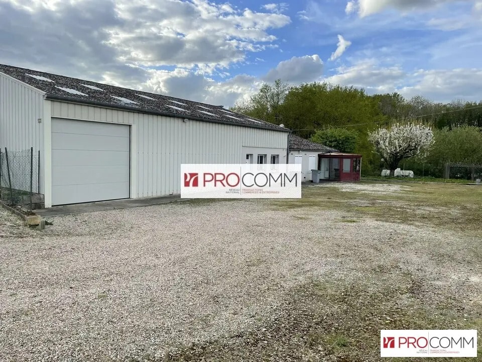 Location Entrepôt 460 m² - Photo 1