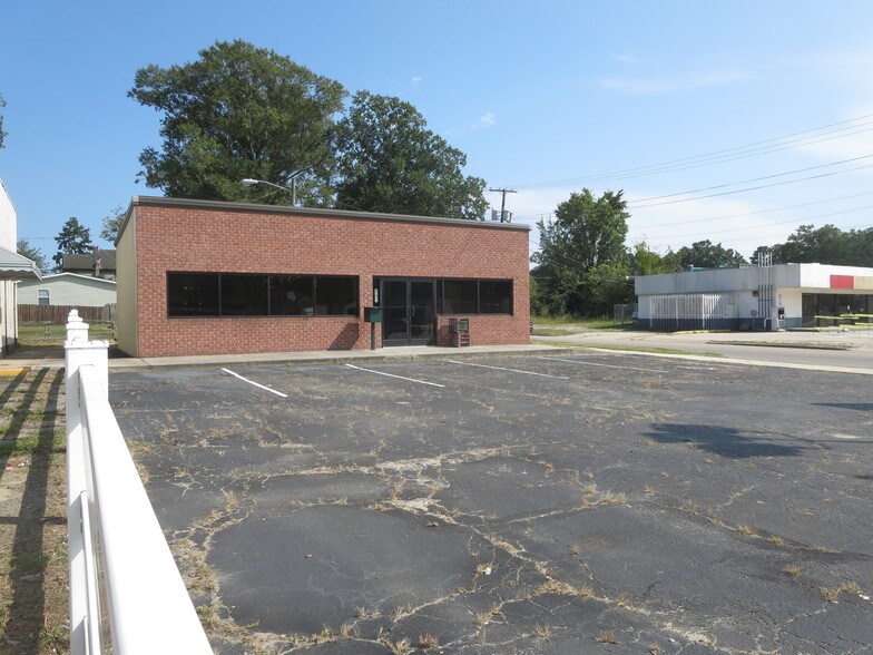 901 Main St, Scotland Neck 27874 UK