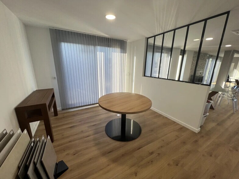 Office in Eysines to rent - Interior Photo - Image 3 of 5