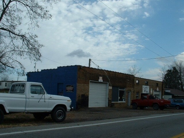 1076 Main St, South Webster, OH for rent - Building Photo - Image 1 of 1