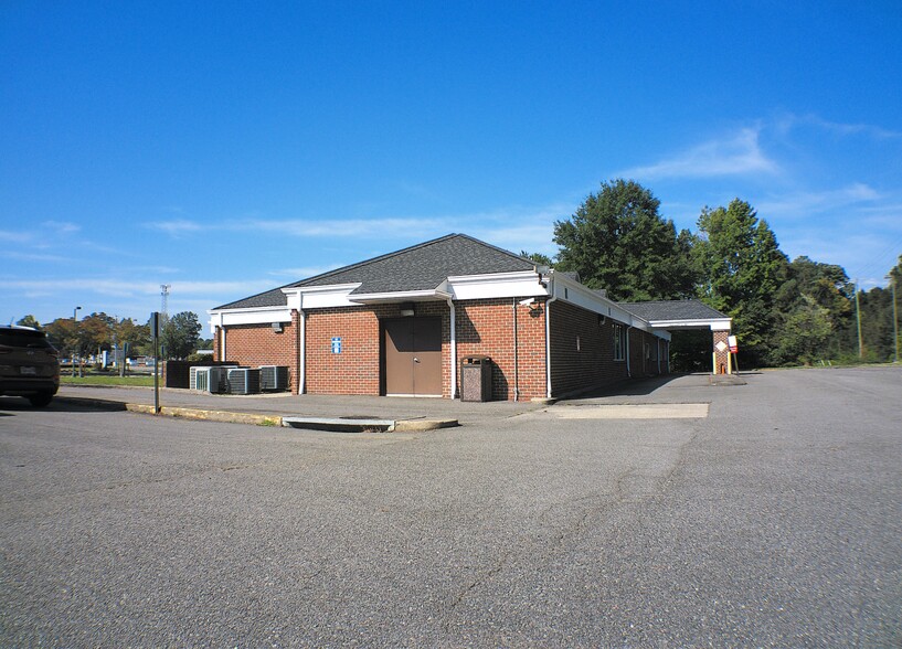 9015 Brook Rd, Glen Allen, VA for rent - Building Photo - Image 3 of 9