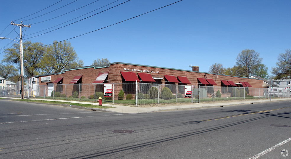 680 Meadow St, Chicopee, MA for sale - Primary Photo - Image 1 of 1