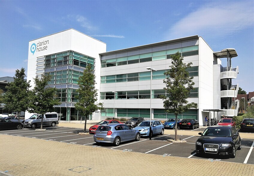 Concorde Rd, Maidenhead to rent - Building Photo - Image 3 of 5