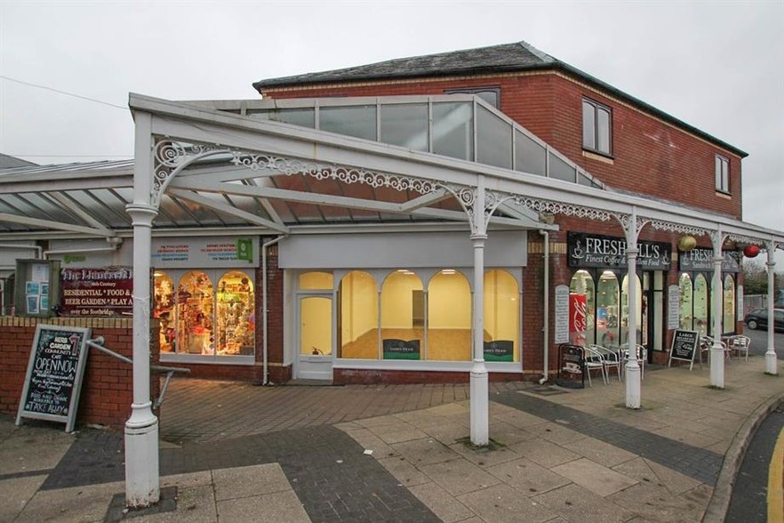 Station Crescent, Llandrindod Wells for rent - Building Photo - Image 3 of 3