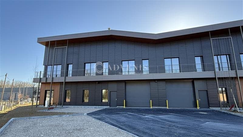 Light Industrial in Coupvray to rent - Building Photo - Image 2 of 10