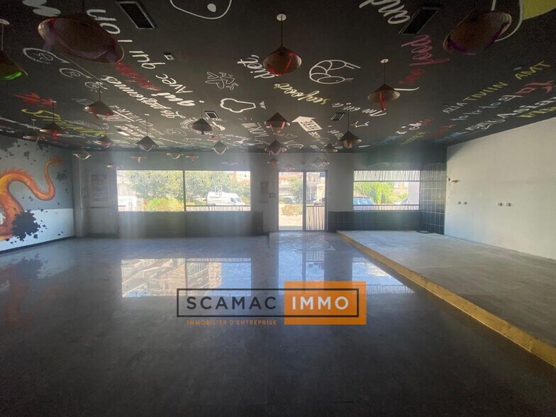Retail in Marseille to rent - Interior Photo - Image 2 of 5