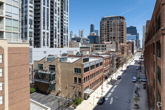 440 W Ontario St, Chicago, IL - aerial  map view - Image1