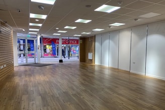 26-30 Chapel St, Exmouth to rent Interior Photo- Image 1 of 1