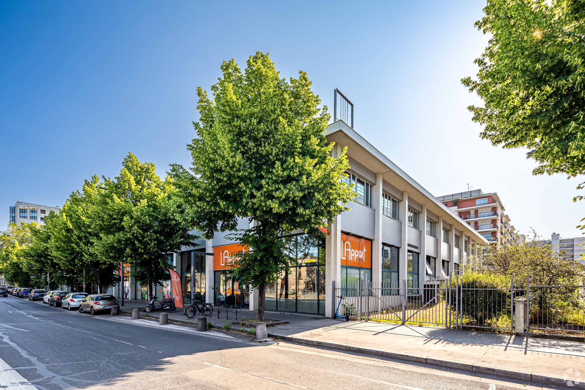 Office in Villeurbanne to rent Primary Photo- Image 1 of 3