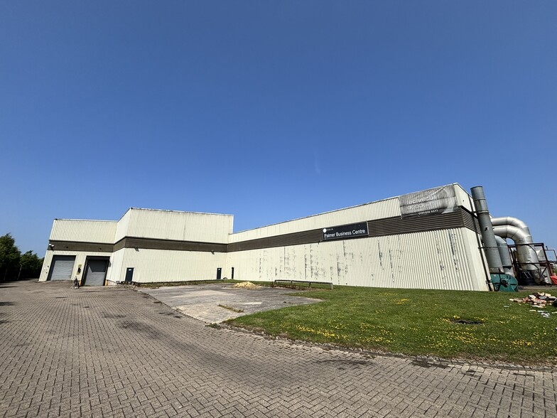 1 Palmer Rd, Peterlee to rent - Building Photo - Image 2 of 7