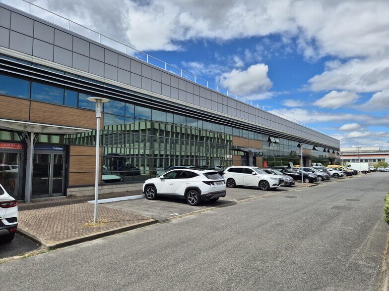 Industrial in Bonneuil-sur-Marne to rent - Building Photo - Image 2 of 8