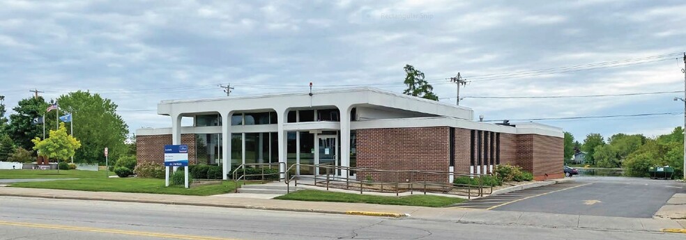 132 E Main St, Hortonville, WI for rent - Building Photo - Image 1 of 4