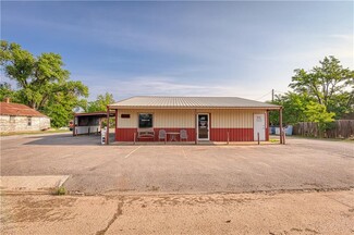 More details for 313 W Roger Miller Blvd, Erick, OK - Retail for Sale