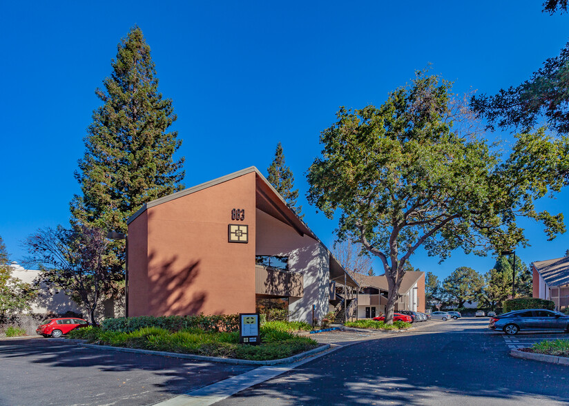 883 N Shoreline Blvd, Mountain View, CA for rent - Building Photo - Image 2 of 6