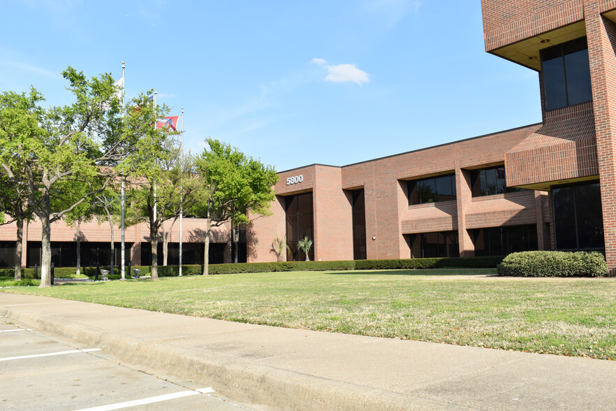 5800 Campus Circle Dr E, Irving, TX for rent - Building Photo - Image 3 of 16