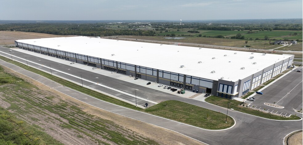 Flint Commerce Center, De Soto, KS for rent - Building Photo - Image 3 of 6