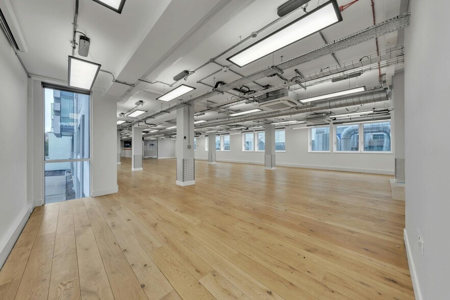 10 Jamestown Rd, London to rent - Building Photo - Image 2 of 28