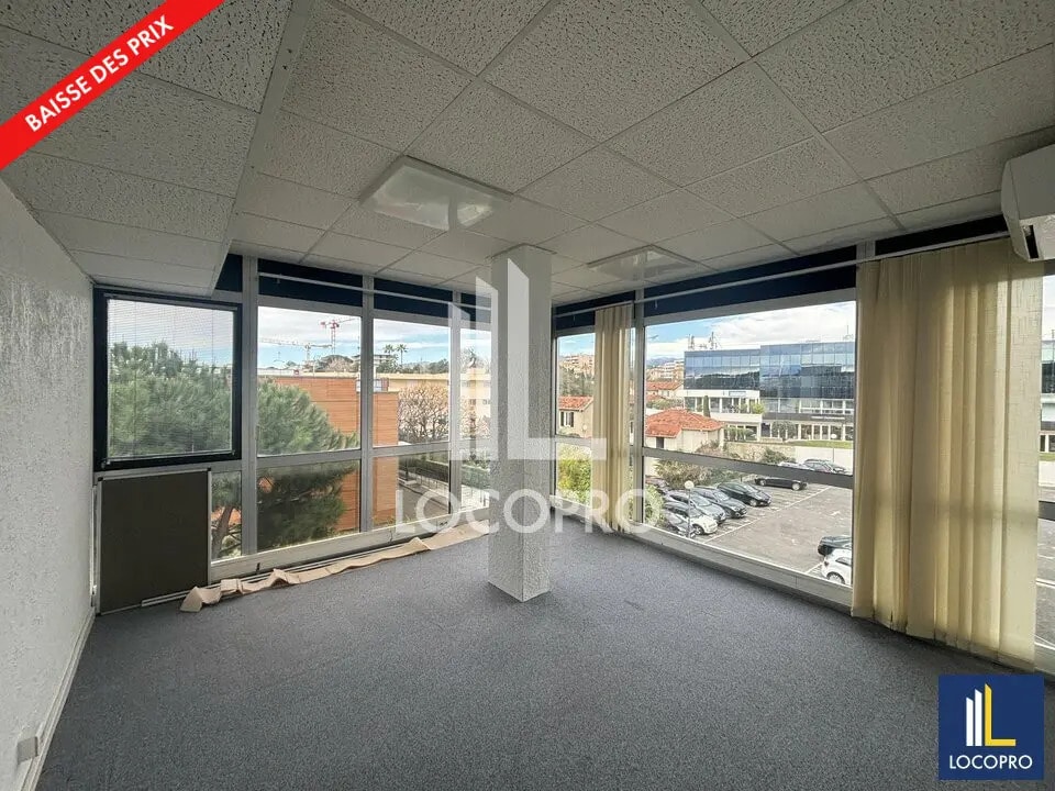 Location Bureaux 106 m² - Photo 1