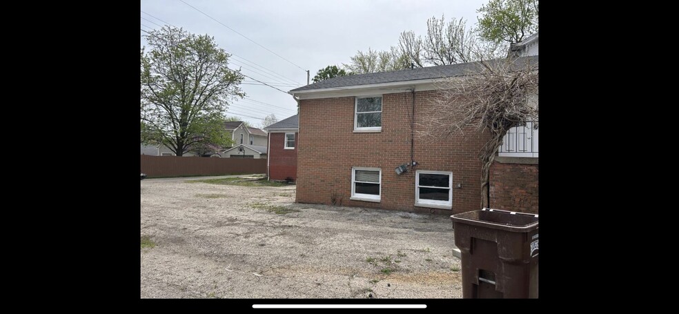 310 N Cherry St, Eaton, OH for sale - Building Photo - Image 2 of 10