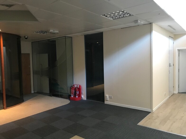 72-74 Brand St, Glasgow to rent - Interior Photo - Image 3 of 11