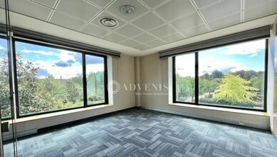 Office in Lieusaint to rent Interior Photo- Image 2 of 6