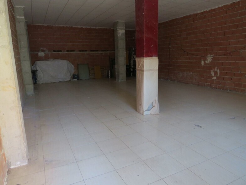 Retail in Molina de Segura to rent - Interior Photo - Image 3 of 3