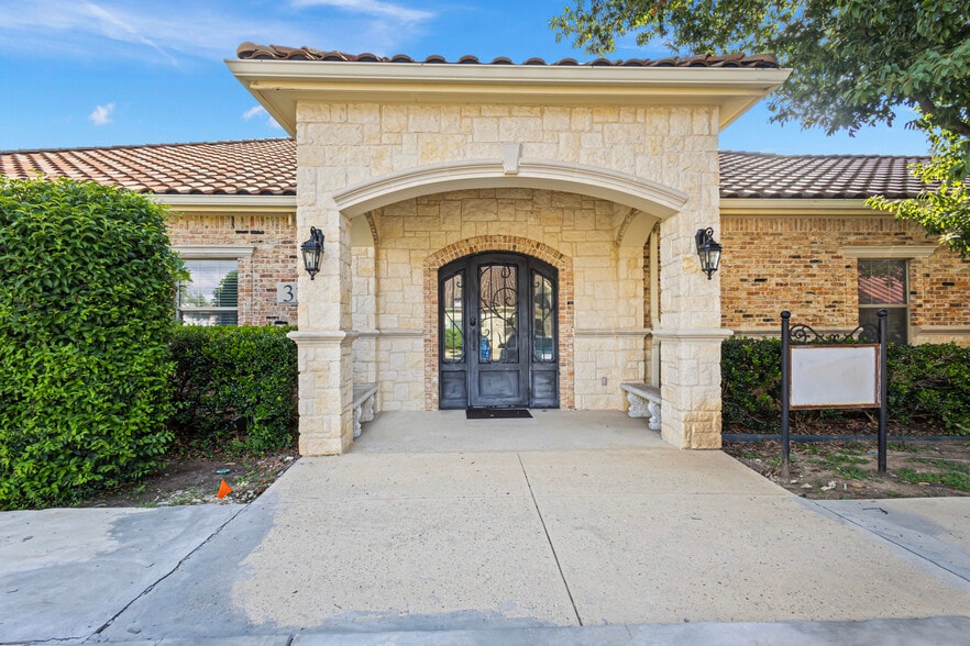 9480-3 Huebner Rd, San Antonio, TX to rent - Building Photo - Image 2 of 18