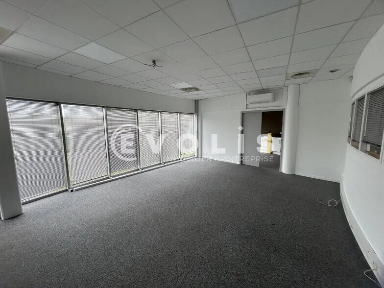 Office in Mérignac to rent - Interior Photo - Image 3 of 5