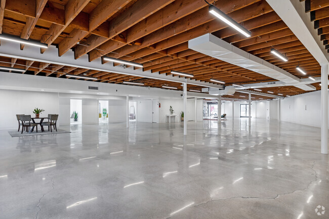 More details for 11520 Jefferson Blvd, Culver City, CA - Light Industrial for Sale