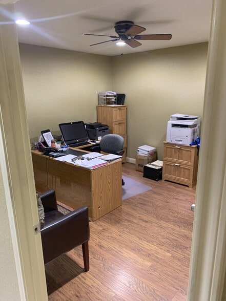 132 Magic Oaks Ct, Spring, TX to rent - Interior Photo - Image 3 of 19